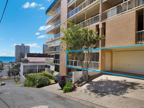 Woobera Unit 14 - On the hill overlooking Tweed Heads and Coolangatta